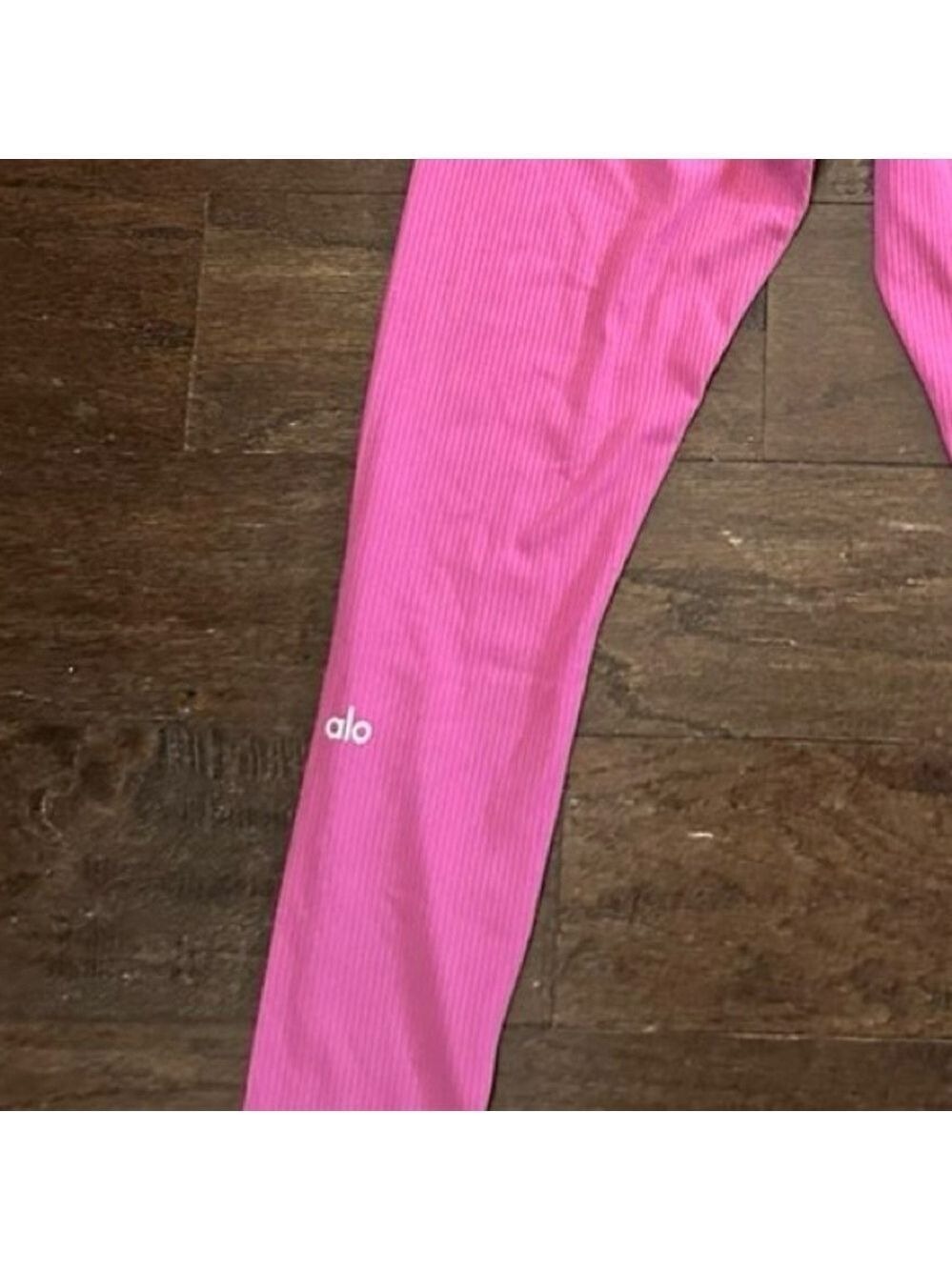 ALO Blissful 7/8 Ribbed Leggings High-Rise
Pink Size Small - Picture 8 of 9